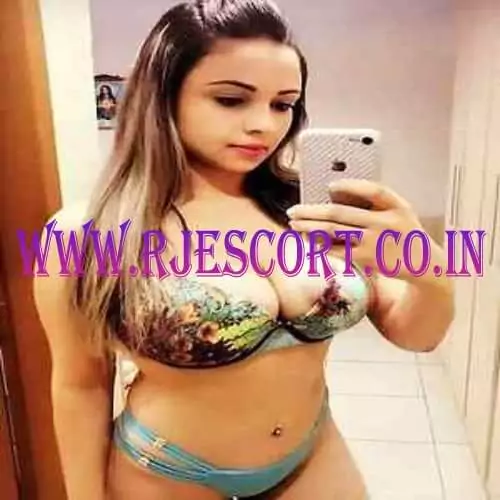 VIP Akola Female Escorts are available at Anushka Iyer escorts agency. These hot & sexy Akola escorts are accessible just by one call. Hurry up to hire them.